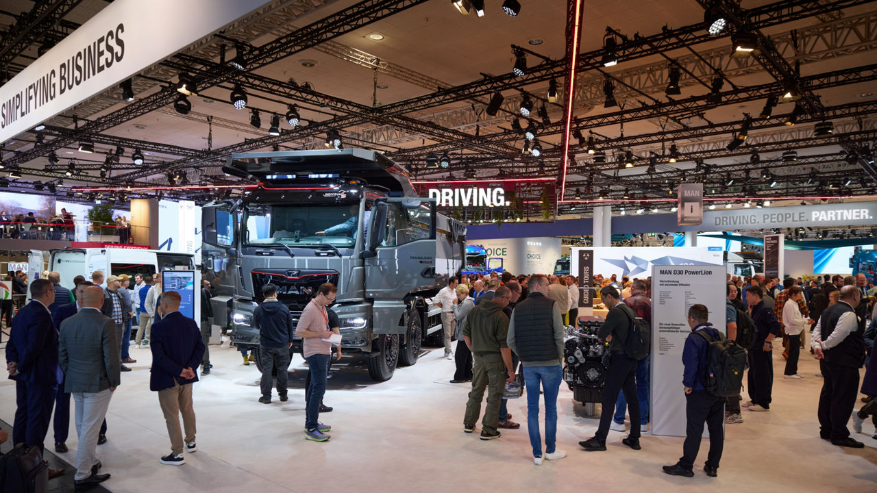 16_9 - 2400 x 1350 px-MAN-IAA-8.jpg
